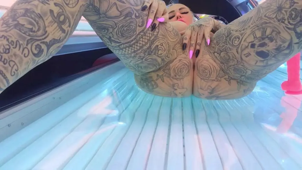 thumbnail foto nr. 3 von Ich besorgs mir dreist im Solarium!