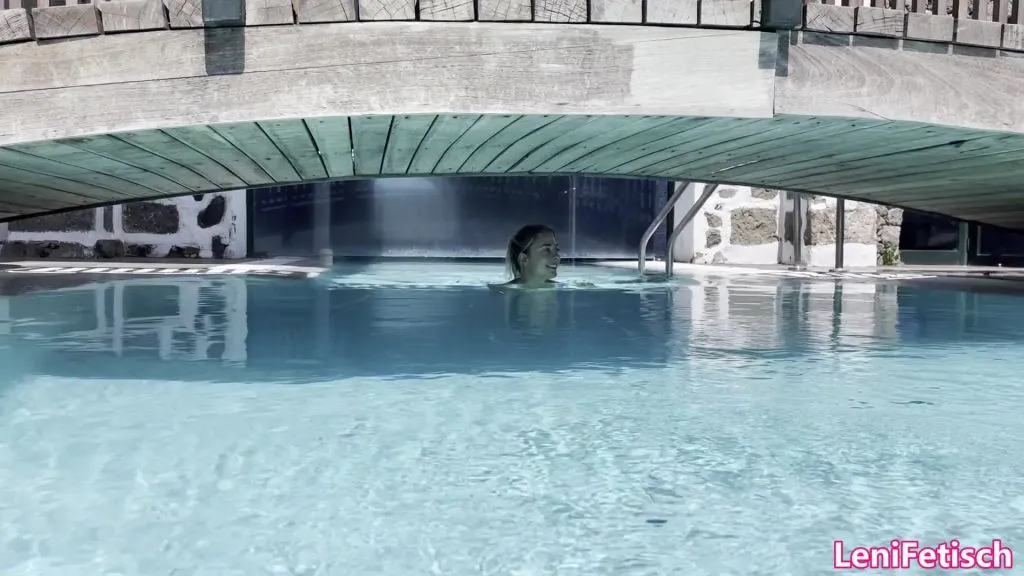 thumbnail foto nr. 2 von BIKINI GIRLFRIEND EXPERIENCE! 2025! INFINITY POOL BERGE!