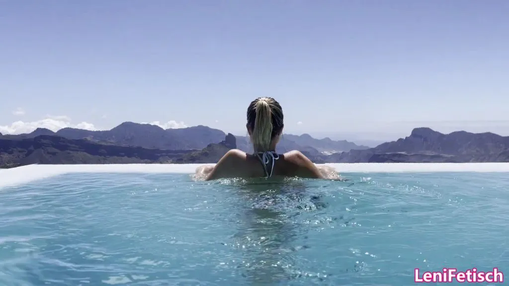 thumbnail foto nr. 3 von BIKINI GIRLFRIEND EXPERIENCE! 2025! INFINITY POOL BERGE!