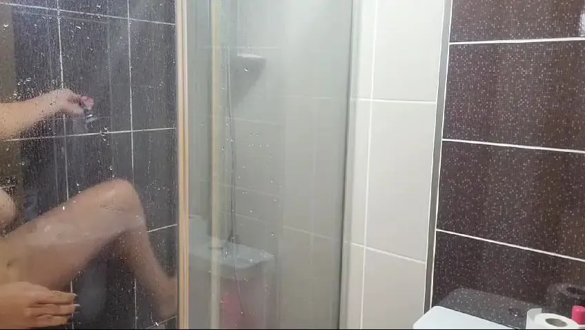 thumbnail foto nr. 4 von Duschvergnügen mit Derya