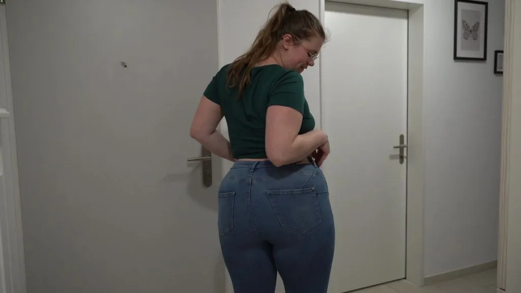 thumbnail foto nr. 3 von Wie peinlich! Neue Jeans schon eingesaut! Mega Jeanspiss!