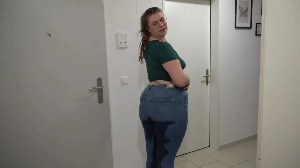 thumbnail foto nr. 7 von Wie peinlich! Neue Jeans schon eingesaut! Mega Jeanspiss!