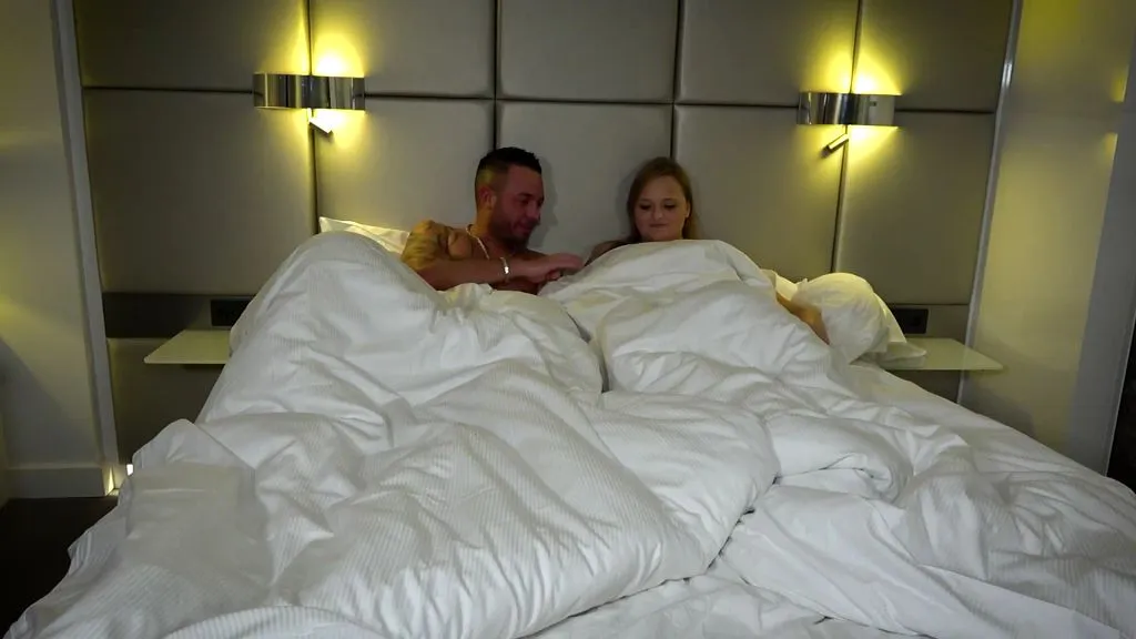 thumbnail foto nr. 1 von (UNCUT) LIVE AUS DEM SCHLAFZIMMER!!! Deutsches Mädchen Lina
