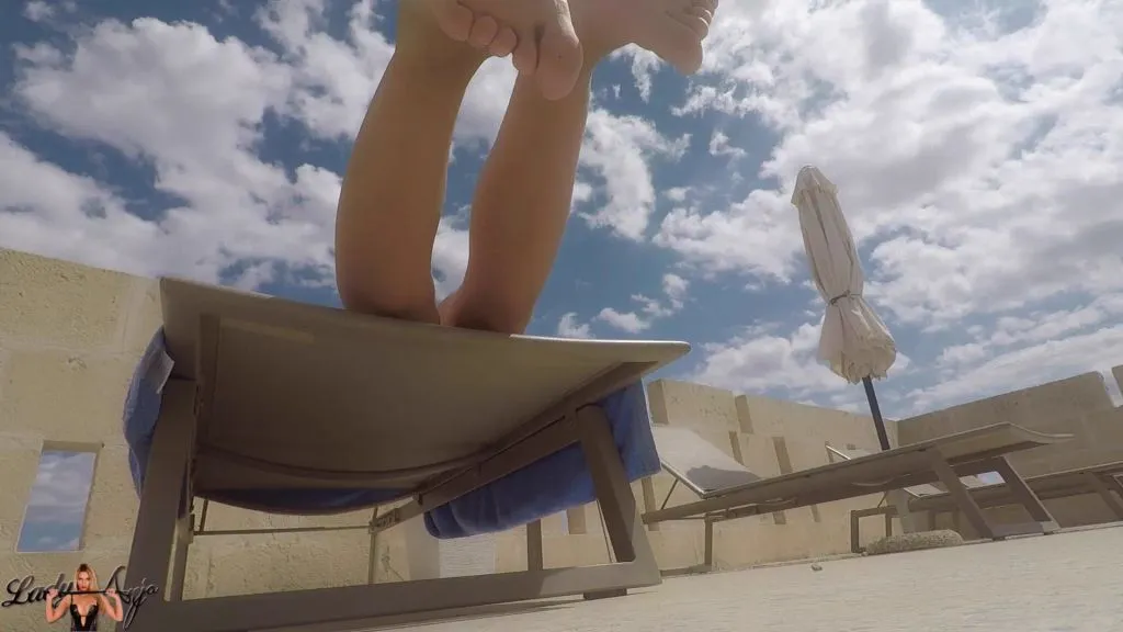 thumbnail foto nr. 6 von Fußfetisch POV: Bewundere meine göttlichen Füße