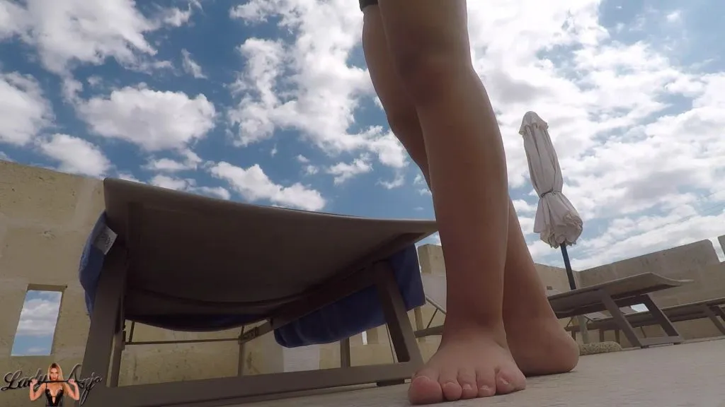thumbnail foto nr. 8 von Fußfetisch POV: Bewundere meine göttlichen Füße