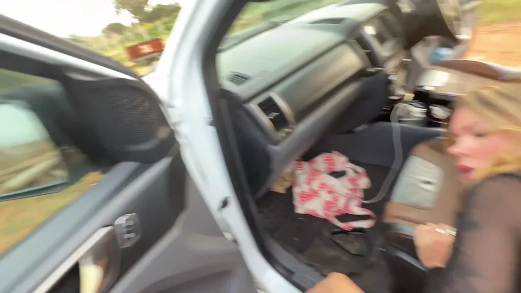 thumbnail foto nr. 8 von Quickie im Auto an der Autobahn!