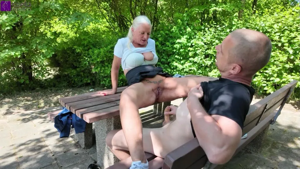 thumbnail foto nr. 7 von Public AO-Fremdfick auf einem Rastplatz! Full Movie