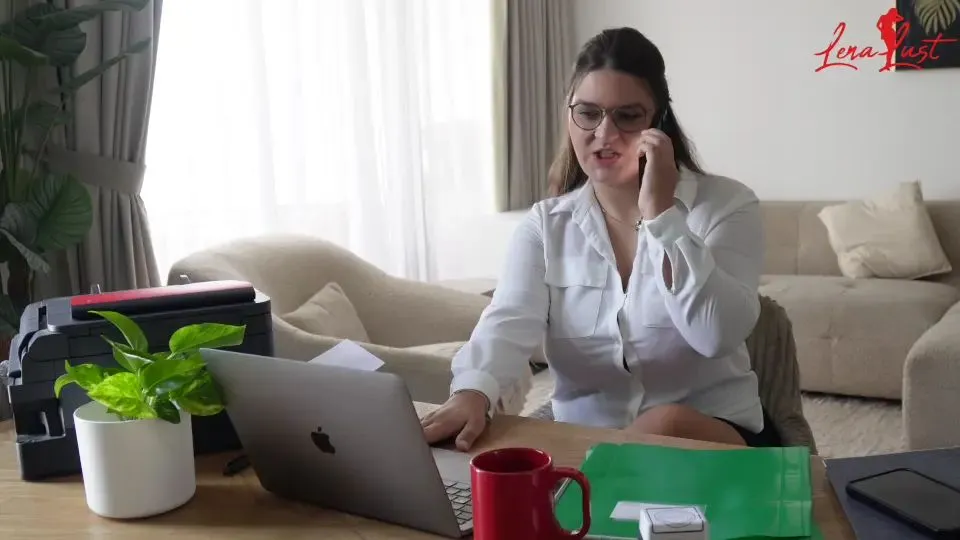 thumbnail foto nr. 1 von Spontane Hilfe im Büro – und ein heißer Dank