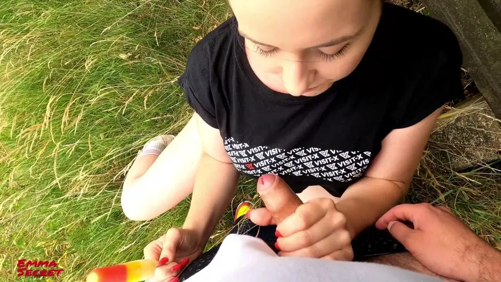thumbnail foto nr. 5 von EXTRA Portion Sahne für mein EIS am Stiel!