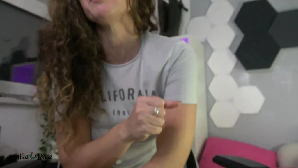 thumbnail foto nr. 3 von Vorher Muschi glotzen, dann KG!