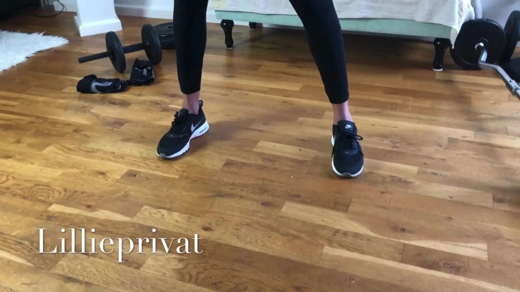 sexy foto nr. 1 von Das Schlampen Workout TEIL 1