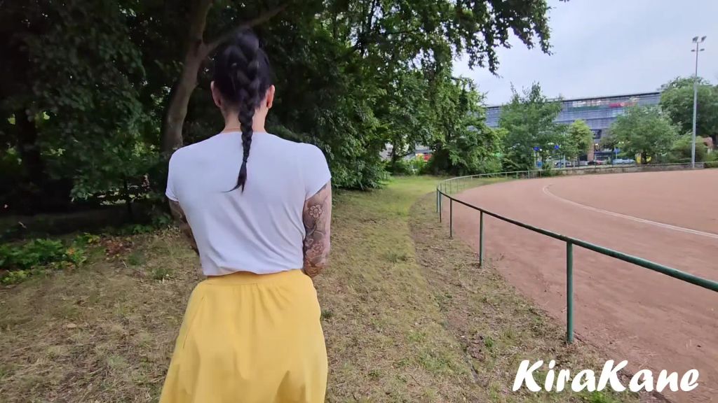 sexy foto nr. 5 von Puplic Fick am Bolzplatz - War das zu frech?!
