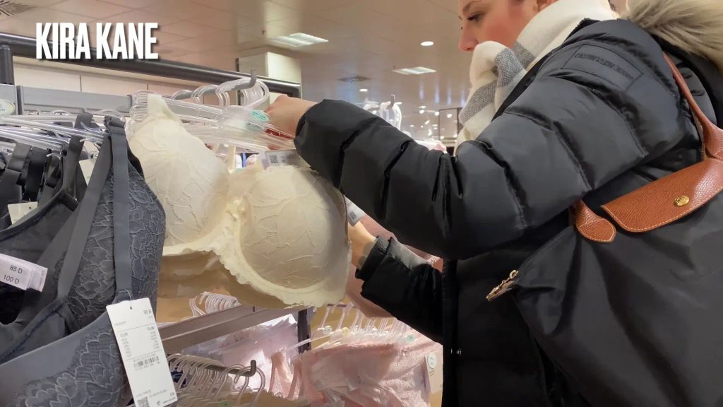 sexy foto nr. 3 von Traust du dich? Fotze sucht Schwanzbegleitung zum Shopping!