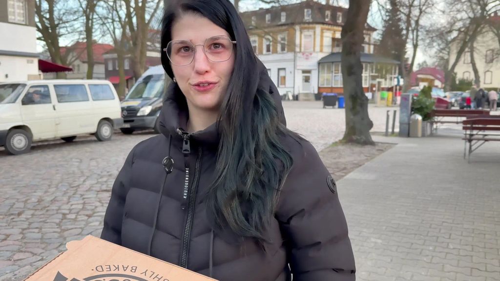 sexy foto nr. 1 von Creampie vom Klassenbubi! Er darf blank reinspritzen!