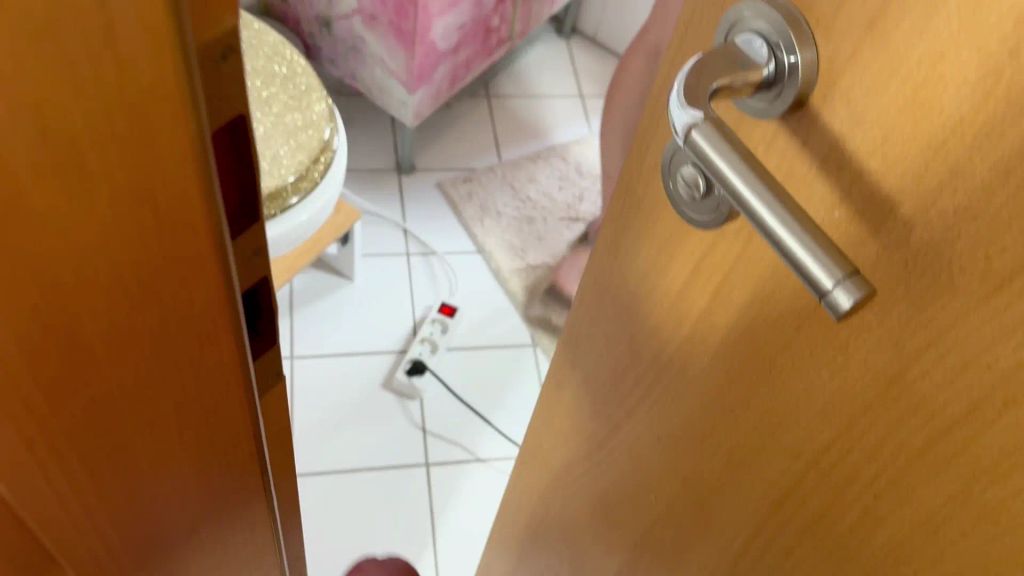 sexy foto nr. 2 von SCHOCK! Das hat mein Stiefbruder nicht wirklich gemacht?!