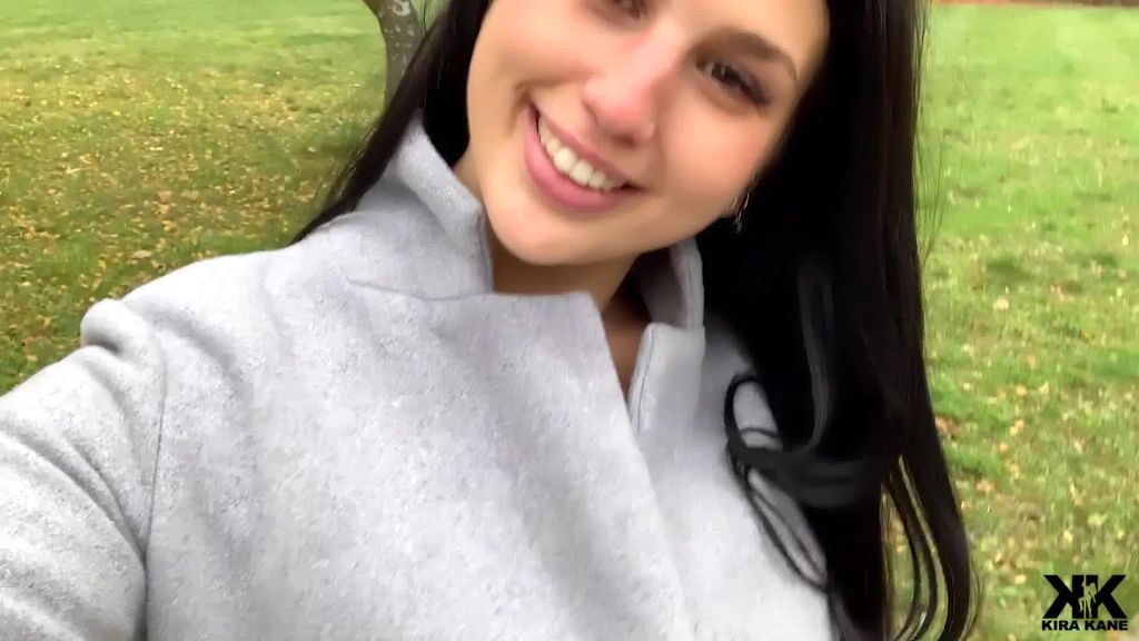 sexy foto nr. 1 von privates Handyvideo - im UBER heimlich gefingert