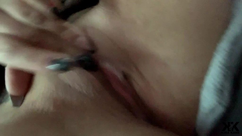 sexy foto nr. 7 von privates Handyvideo - im UBER heimlich gefingert