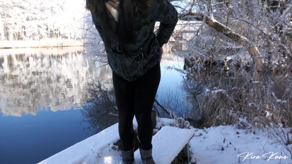 sexy foto nr. 7 von Snowpiss - Natursekt im Schnee