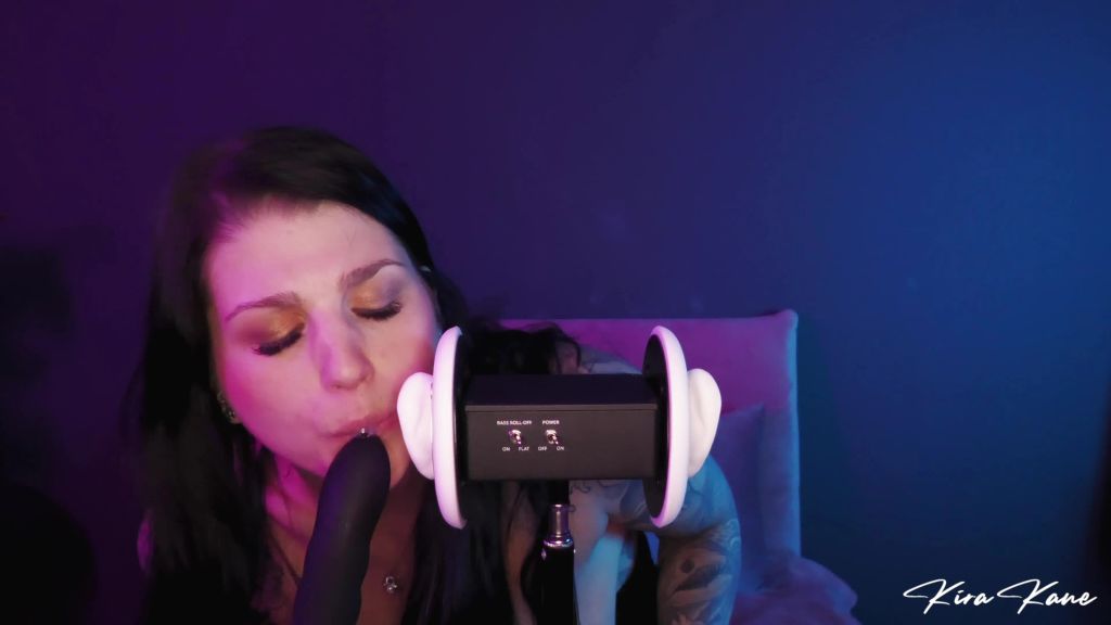 sexy foto nr. 10 von Dirty Talk Extreme and Wild Sucking Sounds - ASMR