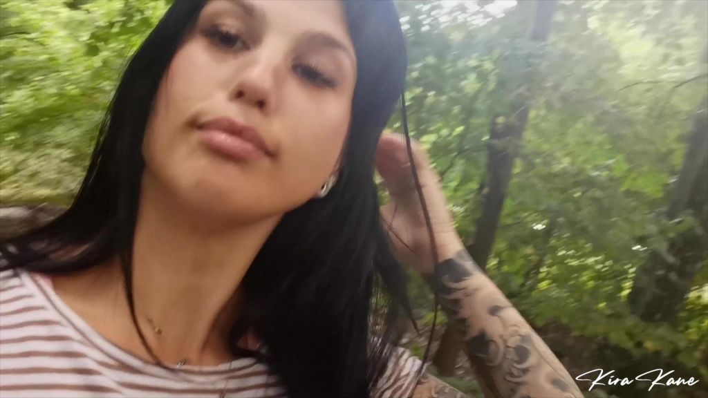 sexy foto nr. 1 von Cumshot für die kleine Teenyschlampe