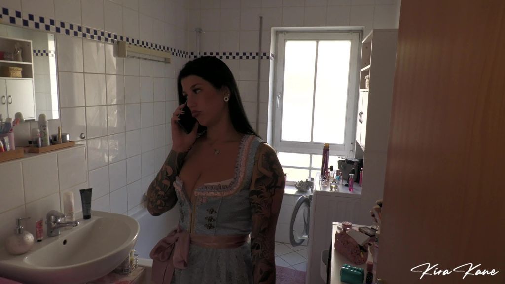 sexy foto nr. 3 von Die Wiesn Schlampe - er konnte am Telefon alles hören