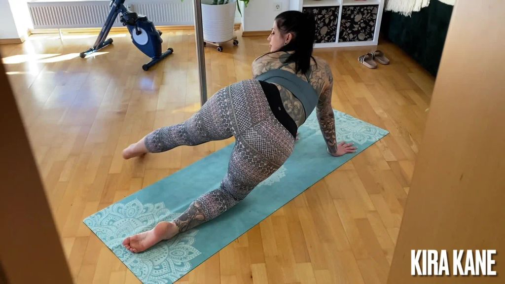 sexy foto nr. 9 von Mein perverser Mitbewohner will die Fotze fingern!