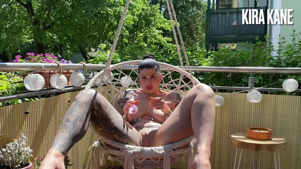 sexy foto nr. 10 von Public Orgasmus – Postfrau hört mit!
