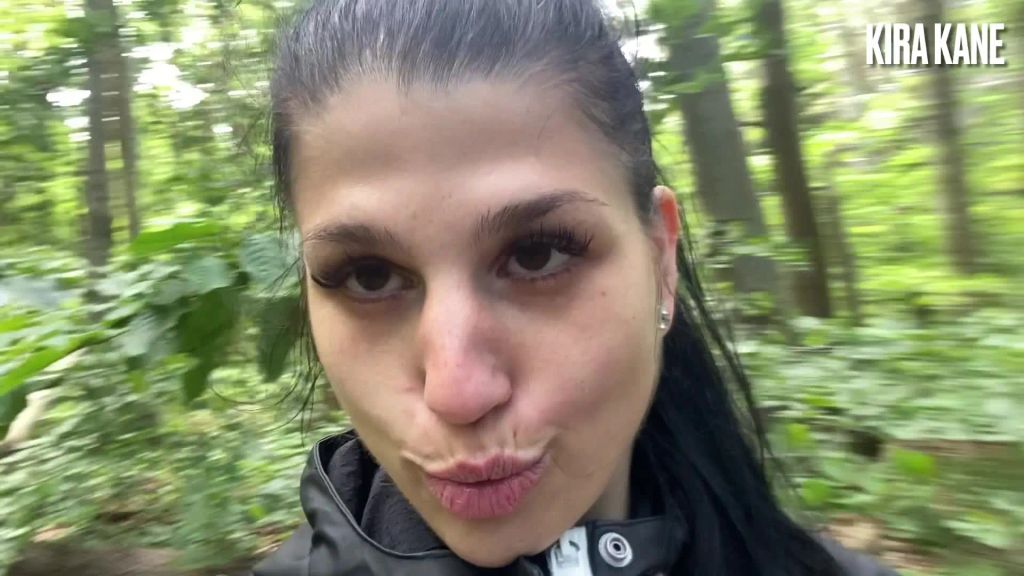 sexy foto nr. 2 von Public im Wald!