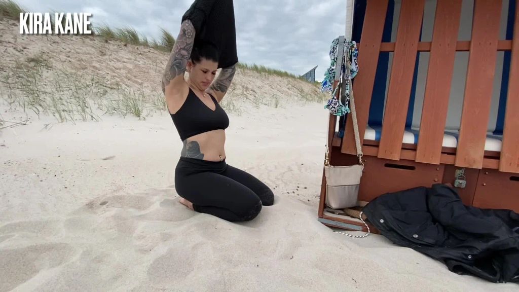 sexy foto nr. 1 von Pissflut am Urlaubsstrand