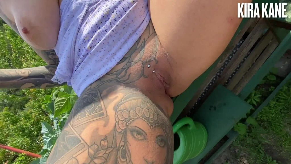 sexy foto nr. 8 von Schüchterner Bubi mit dicker Prachtlatte fickt ersten Creamp