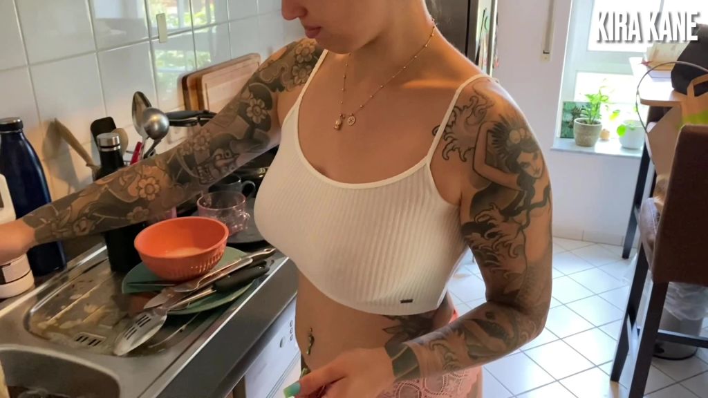 sexy foto nr. 2 von Junger Nachbar flutet mir die Fotze mit Sperma!