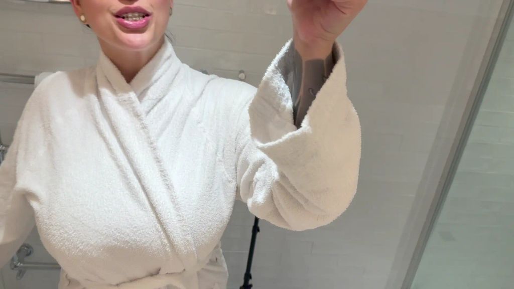 sexy foto nr. 1 von Im Spa verwöhnt .. gefickt in der Dusche!