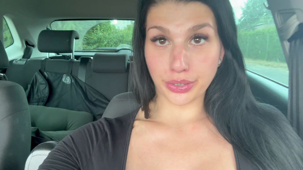 sexy foto nr. 1 von Perverser Spanner sprengt AUTO - QUICKIE