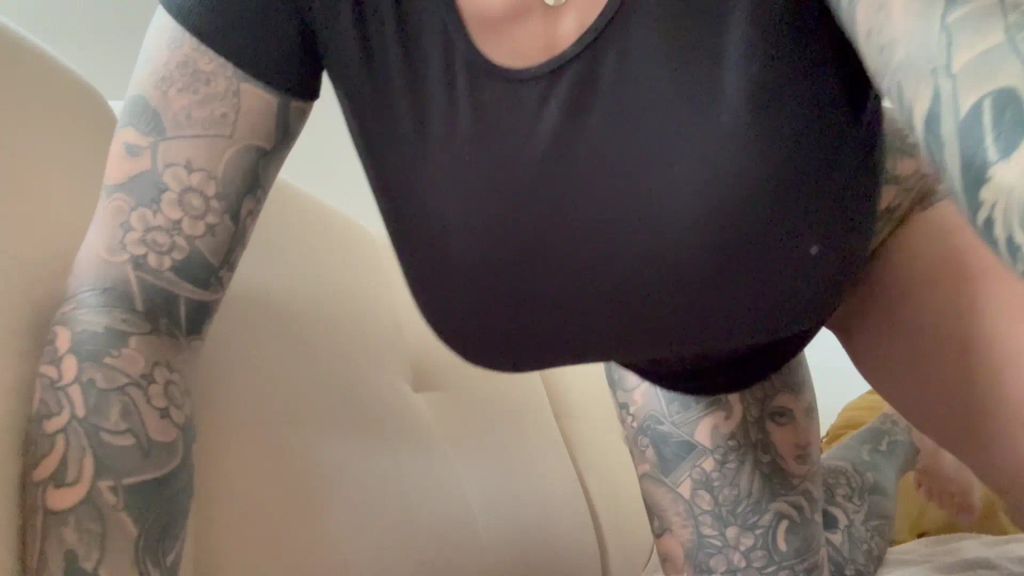 sexy foto nr. 1 von Titten Ekstase! Endlich geht es nur um die beiden XXL Dinger