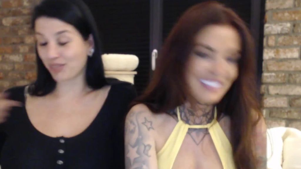 sexy foto nr. 2 von Das gab es von uns noch nie! XL Lesben Spaß!