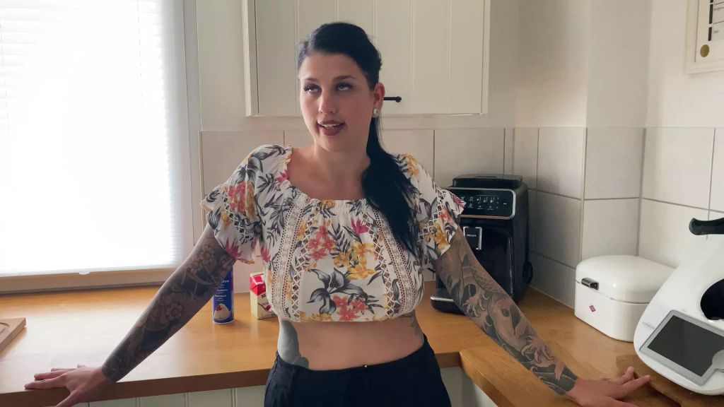 sexy foto nr. 2 von Fickmaschine püriert meine Fotze!