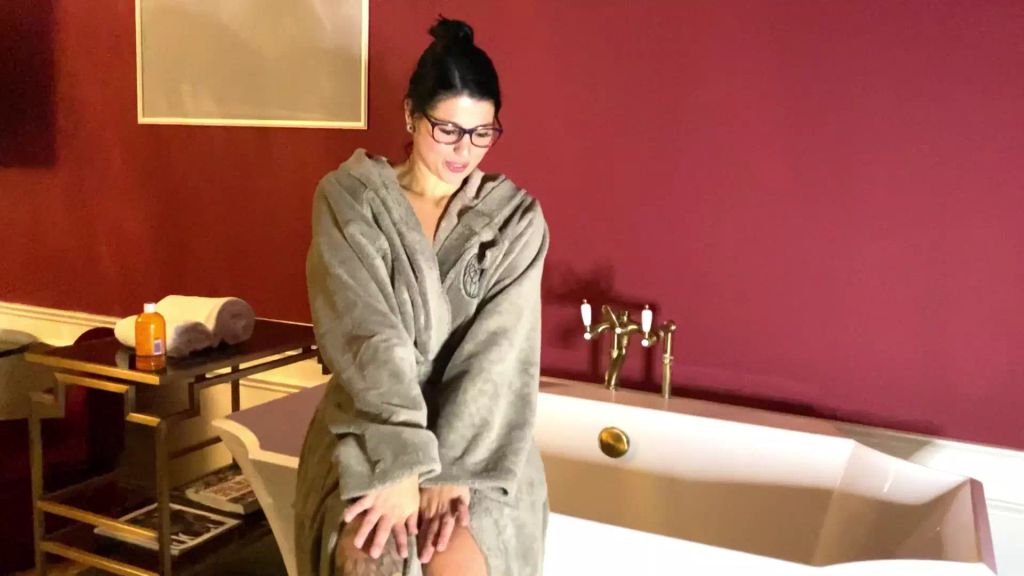 sexy foto nr. 1 von BLOWJOB-BOOTCAMP - Mein Freund benutzt mein Fickmaul!