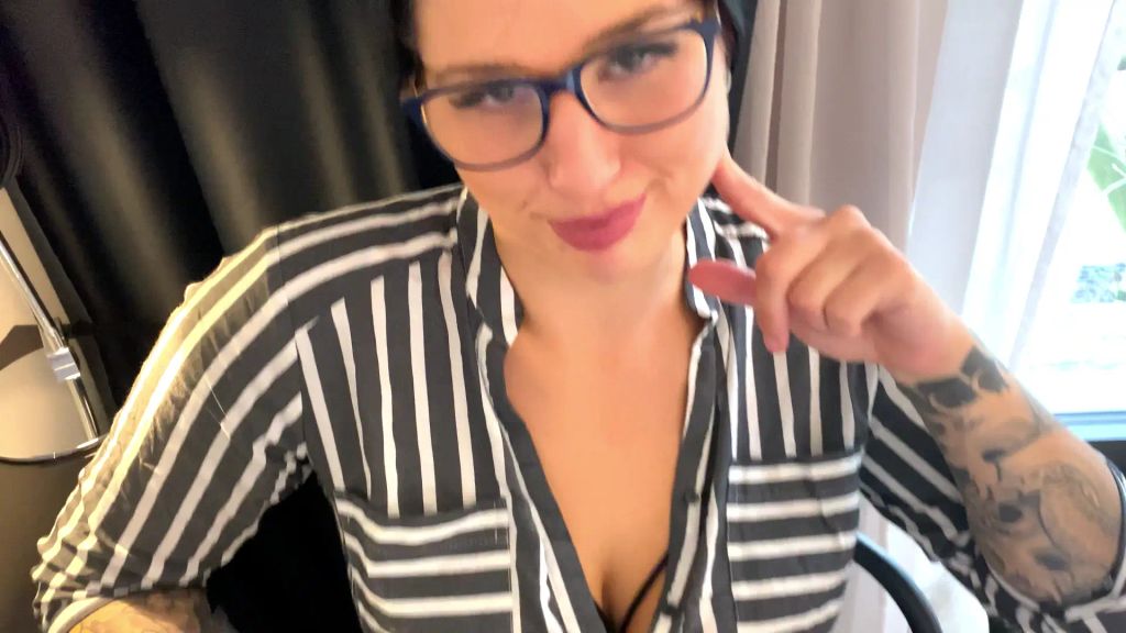 sexy foto nr. 3 von Azubi Jungschwanz wird heftig abgemolken
