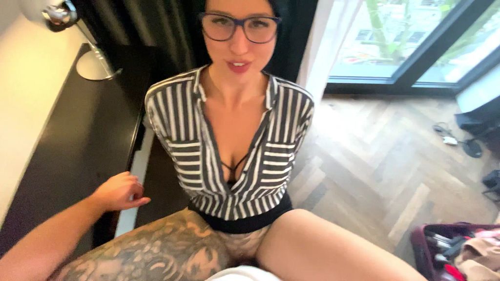 sexy foto nr. 6 von Azubi Jungschwanz wird heftig abgemolken