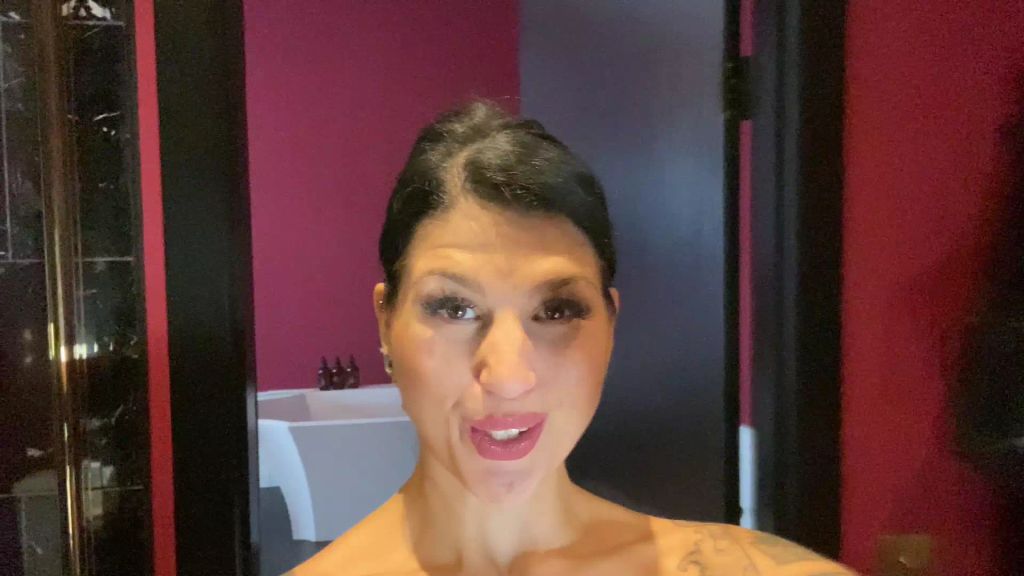 sexy foto nr. 1 von ALIEN DILDO VS. Schwanz - Orgie in der Dusche!