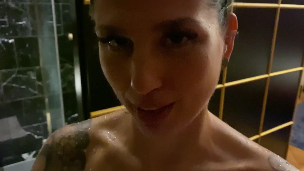 sexy foto nr. 3 von Sextraum mit Stiefbruder geht endlich in Erfüllung!
