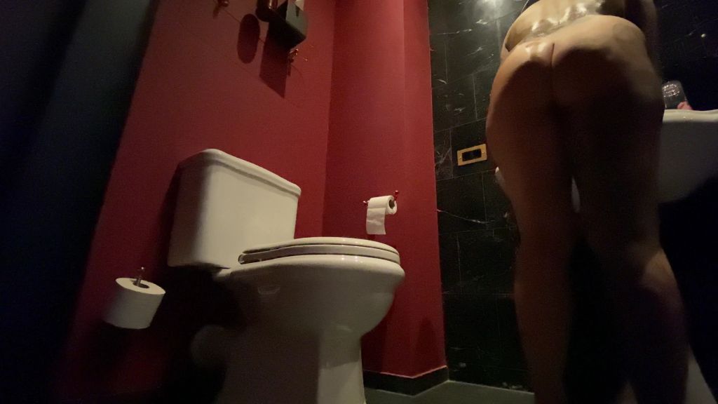 sexy foto nr. 3 von VERSTECKTE KAMERA! - Perverser spannert mich komplett aus!