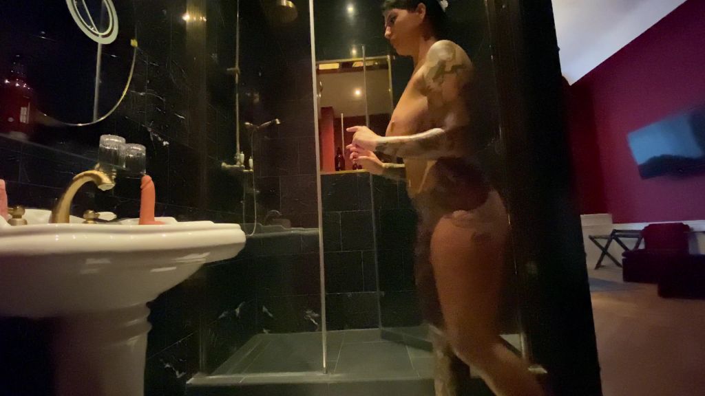 sexy foto nr. 4 von VERSTECKTE KAMERA! - Perverser spannert mich komplett aus!