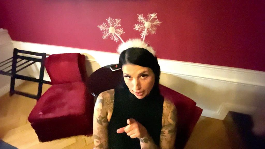 sexy foto nr. 2 von Die Weihnachtsfeierschlampe - Teil 2