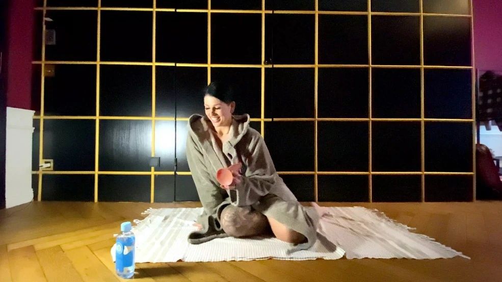 sexy foto nr. 8 von Von oben bis unten eingesaut! Öl-Session eskaliert!