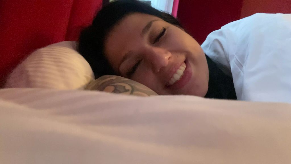 sexy foto nr. 2 von Wake up with Kira! DirtyTalk für die prallste Morgenlatte!
