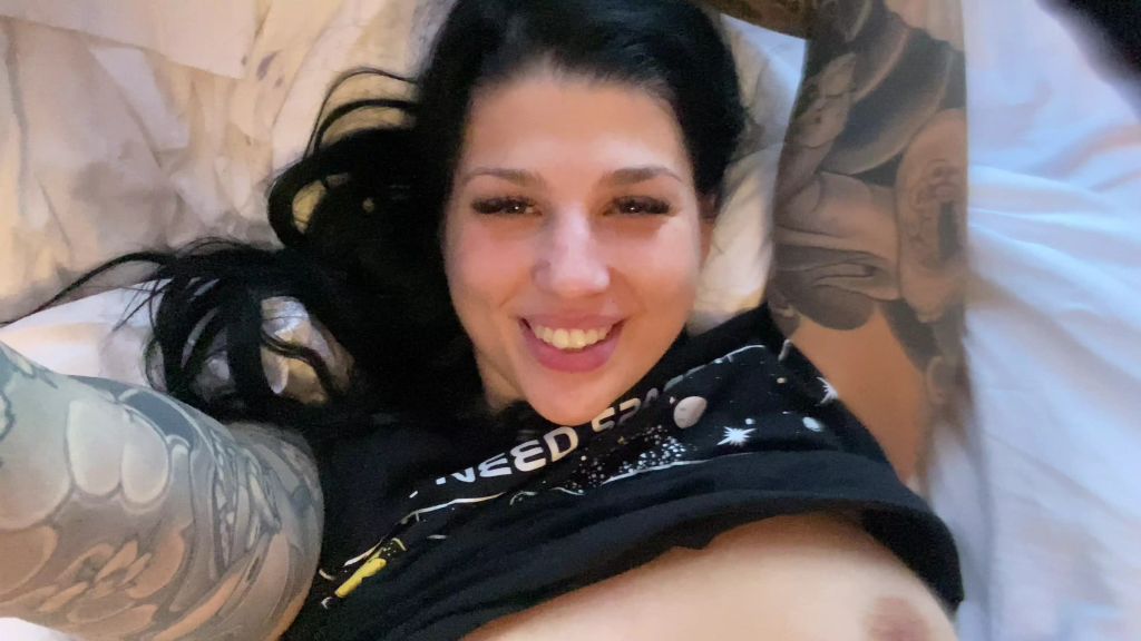 sexy foto nr. 8 von Wake up with Kira! DirtyTalk für die prallste Morgenlatte!