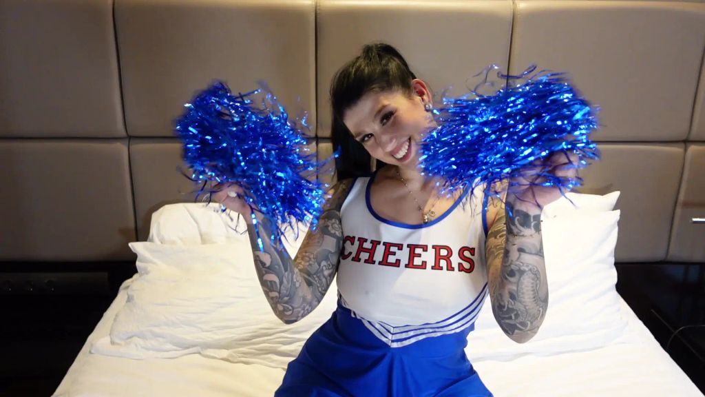 sexy foto nr. 1 von Endlich Entjungfert! Teen Cheerleader hart zerfickt!