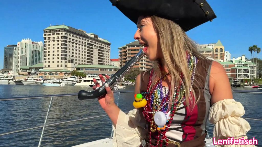 sexy foto nr. 8 von LENI GOES WILD! WAS FÜR EIN VERFICKTER TAG AUF DER YACHT!