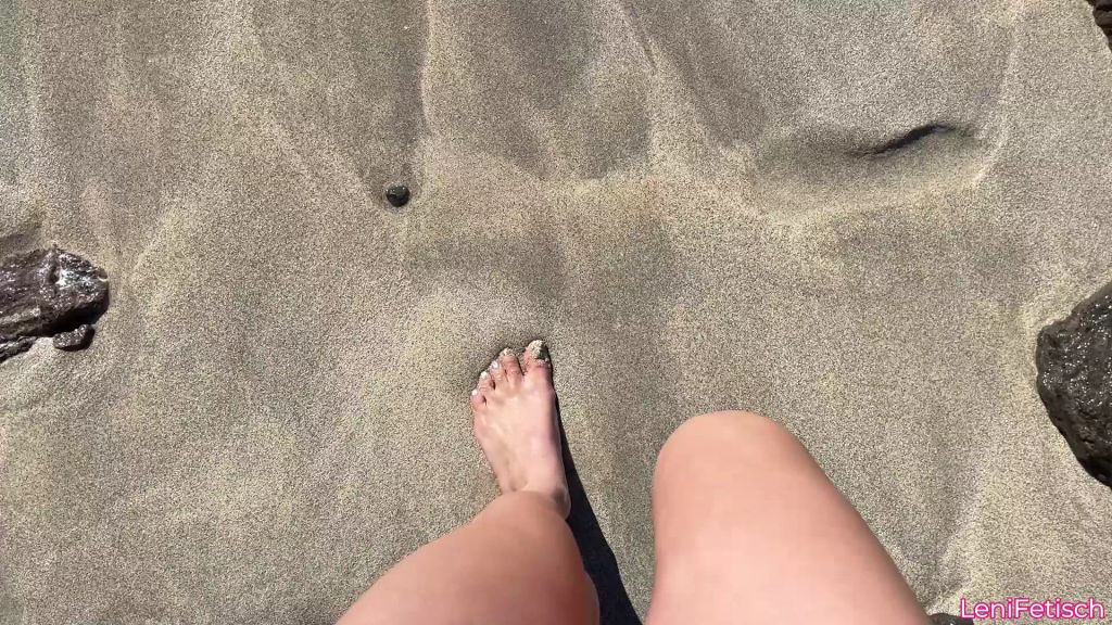 sexy foto nr. 3 von FUßPORNO FÜR MEINE FUß LIEBHABER! SAND FÜßE NÄGEL!